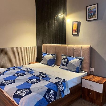Studio Apartment In Grander Noida Exterior foto
